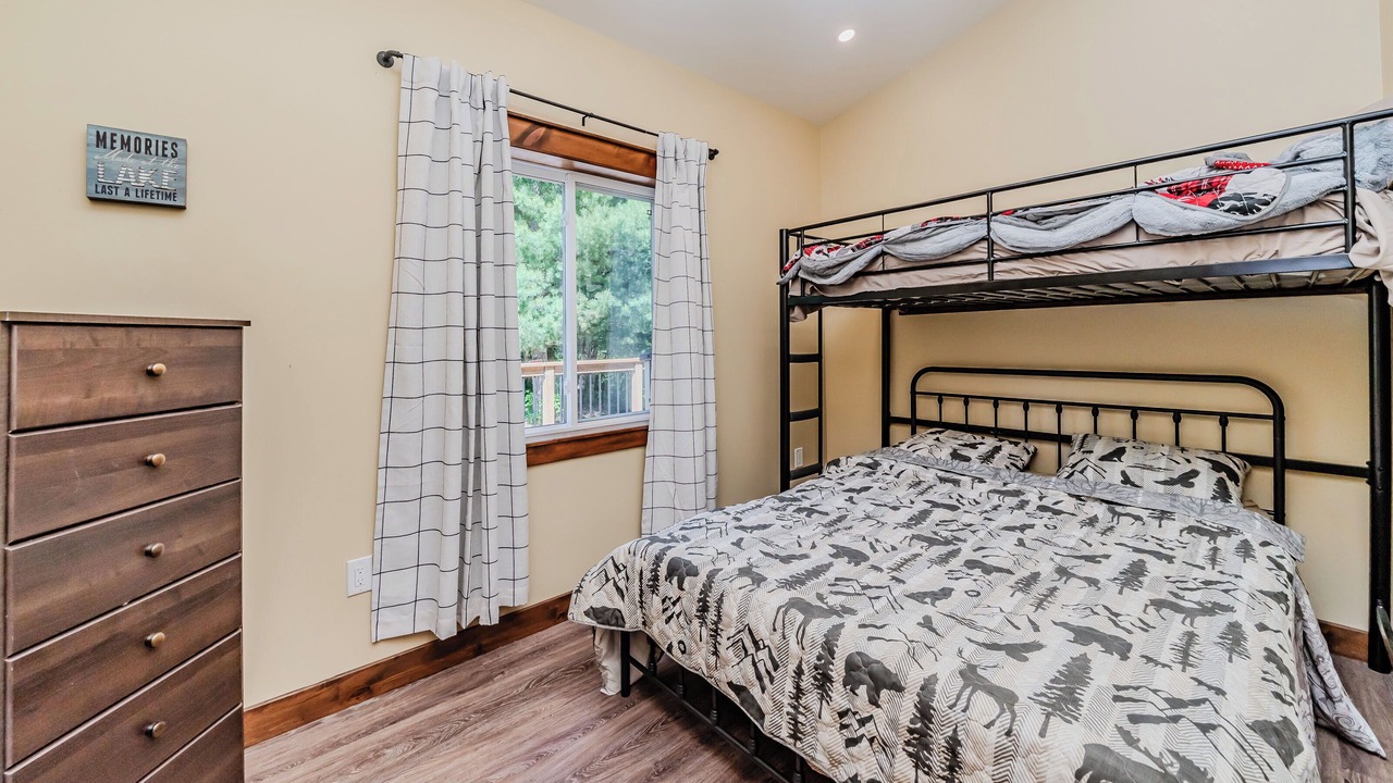 Photo of Bedroom in McMurrich/Monteith