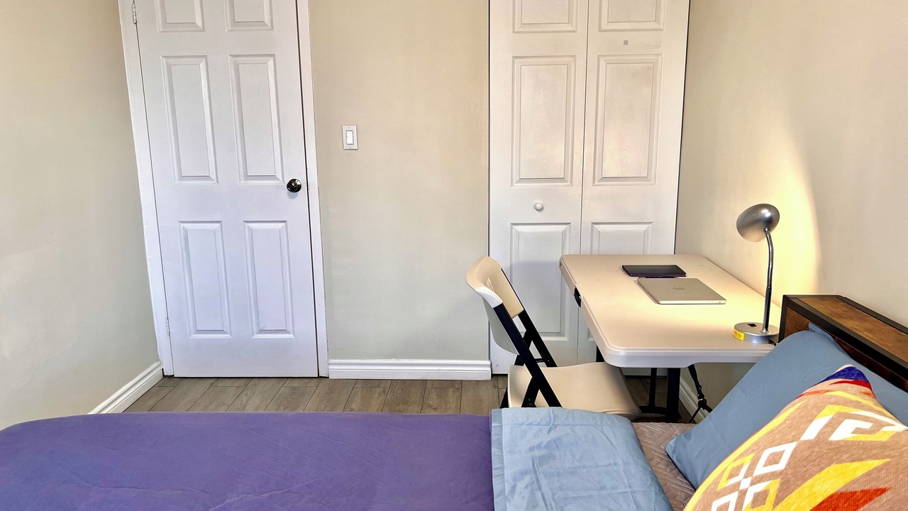 Photo of Bedroom in Bridgeview