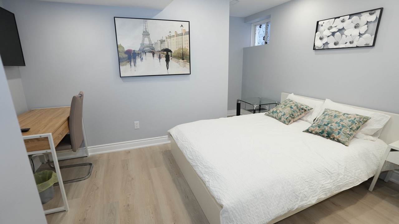 Photo of Bedroom in Richmond Hill