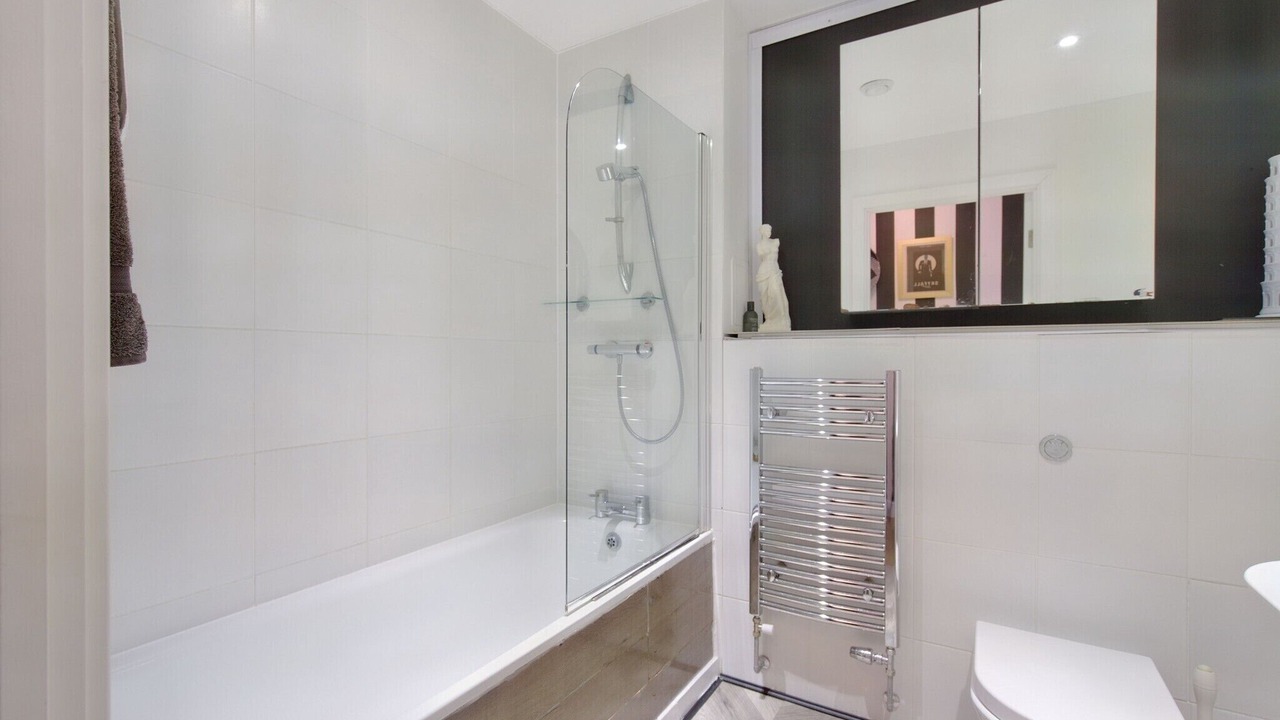 Photo of Bathroom in Lansbury