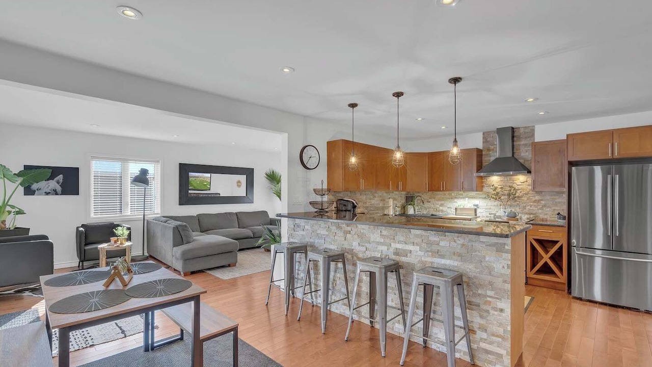 Photo of Livingroom in Levergood Beach