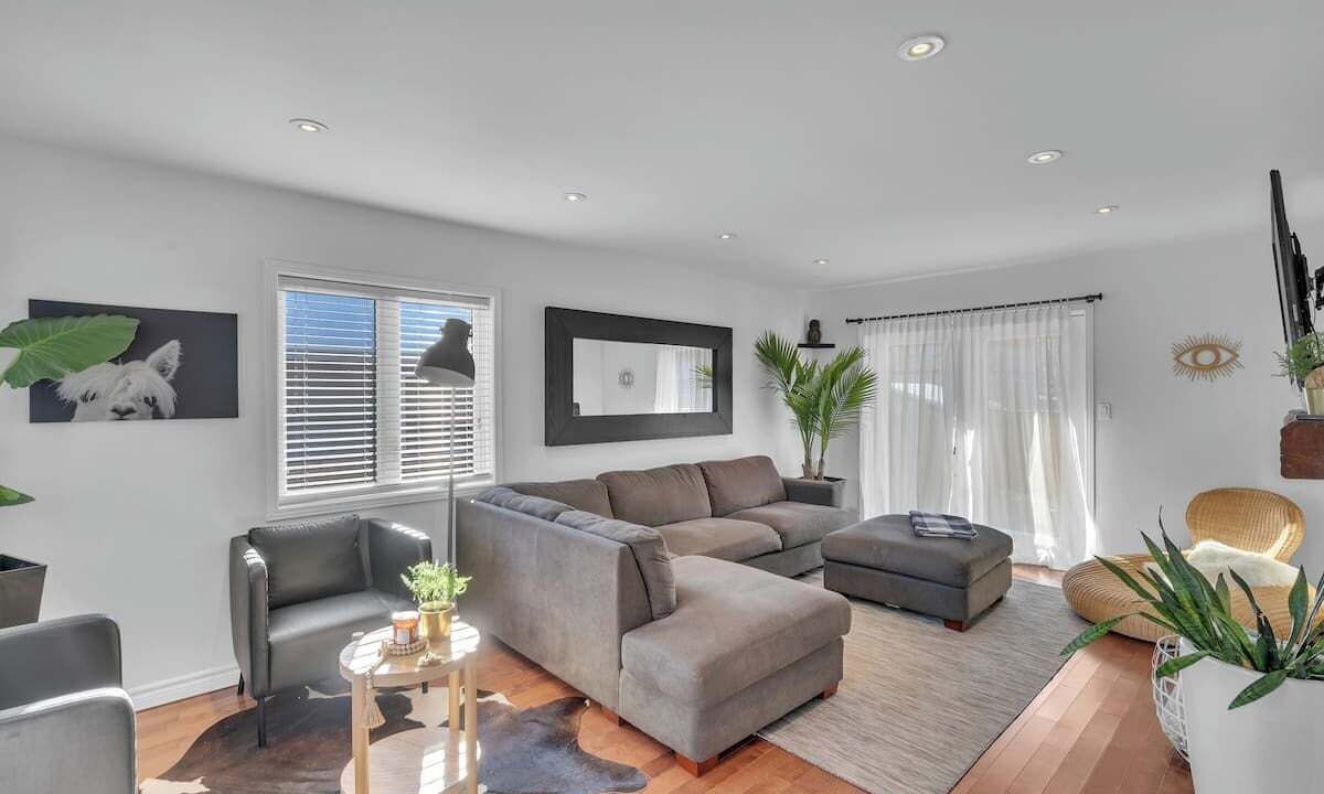 Photo of Livingroom in Levergood Beach