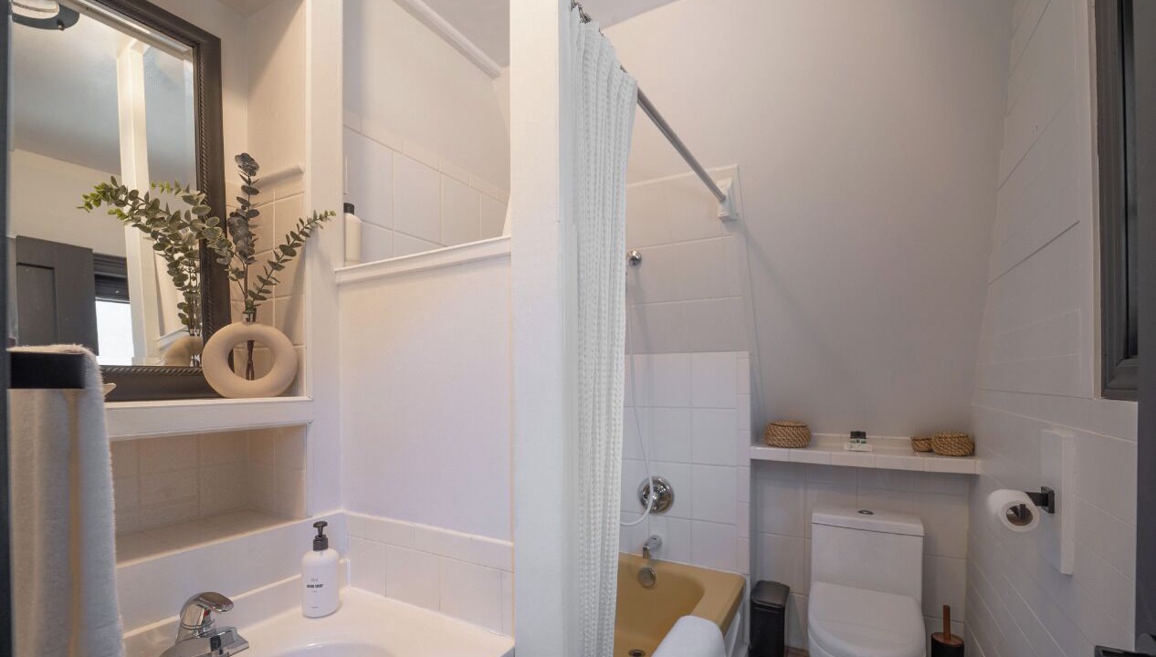 Photo of Bathroom in Grand Bend