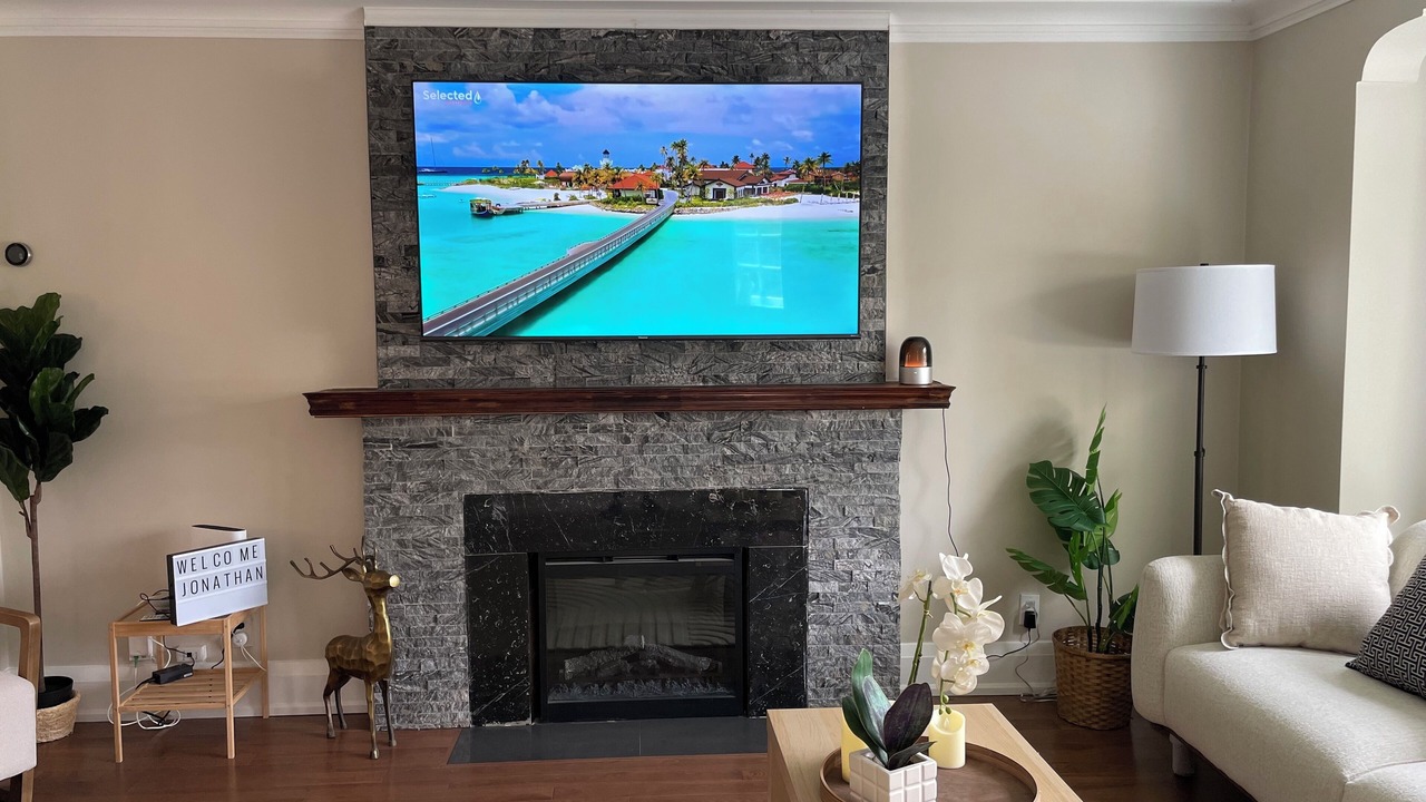 Photo of Livingroom in East York