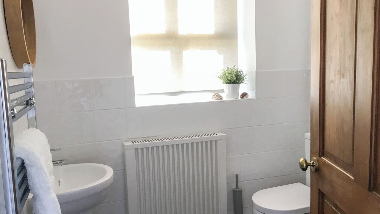 Photo of Bathroom in Catacol
