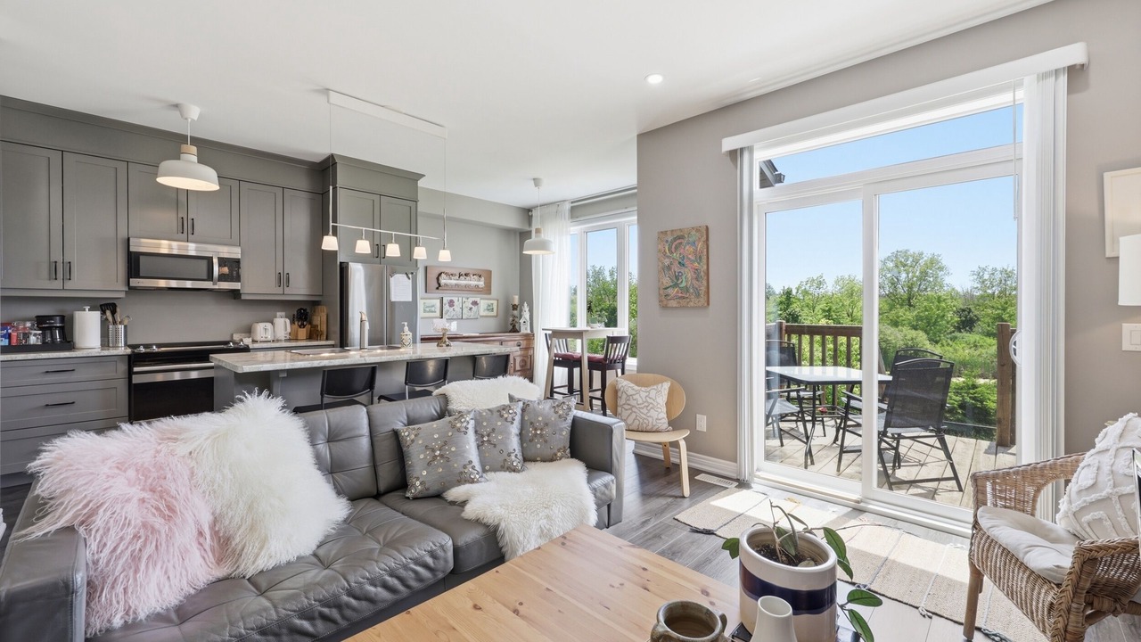 Photo of Livingroom in Niagara Falls