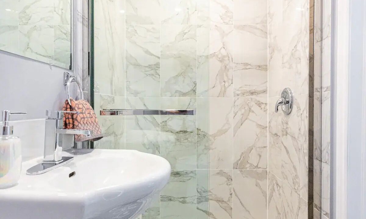 Photo of Bathroom in Niagara Falls