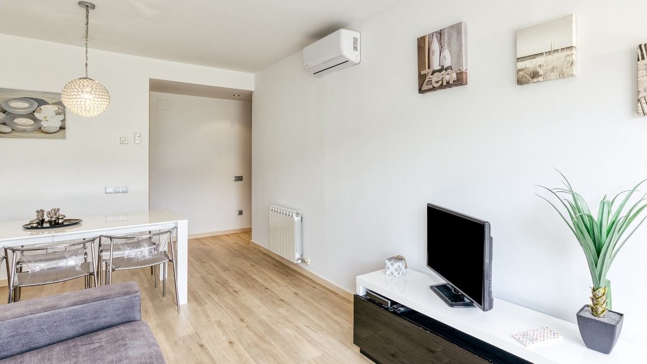 Photo of Livingroom in Roses Town Center