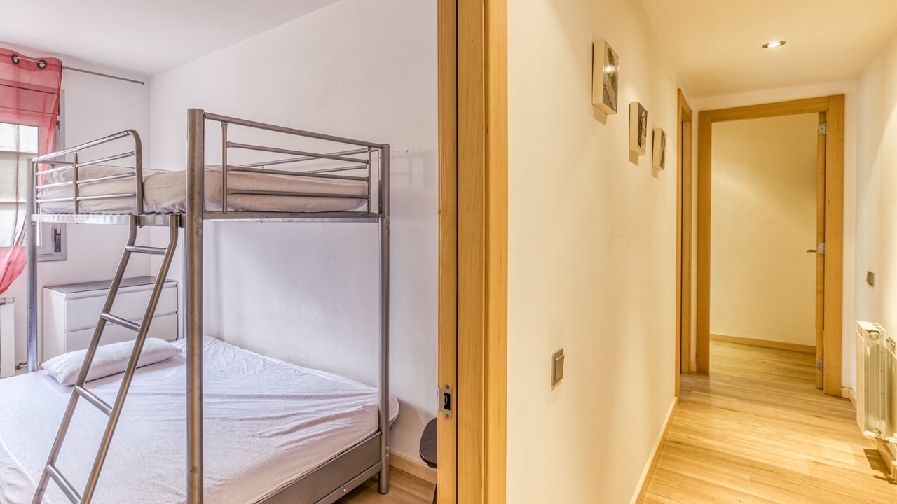 Photo of Bedroom in Roses Town Center