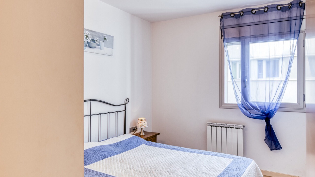Photo of Bedroom in Roses Town Center