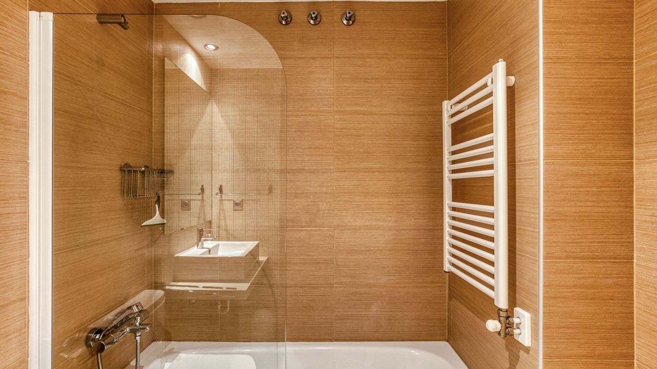 Photo of Bathroom in Roses Town Center