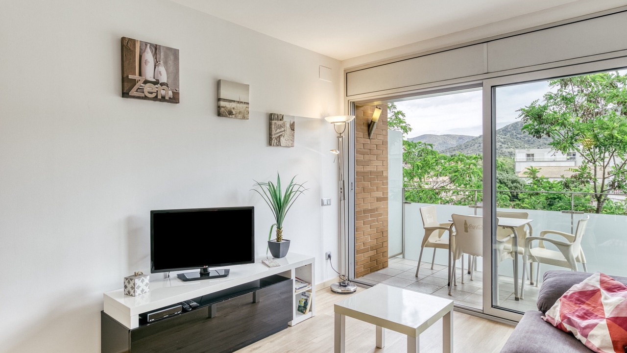 Photo of Livingroom in Roses Town Center