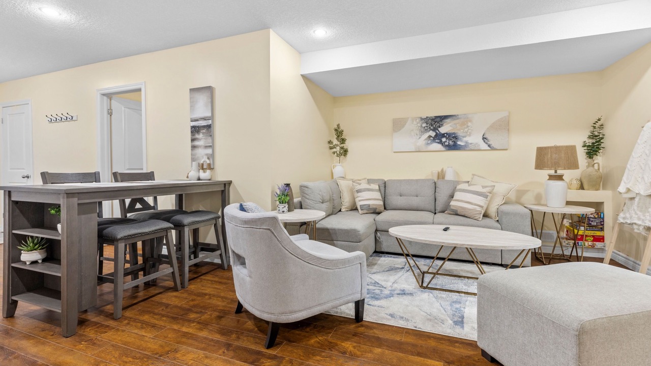 Photo of Livingroom in Downtown London
