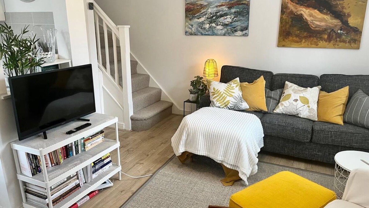 Photo of Livingroom in Borehamwood