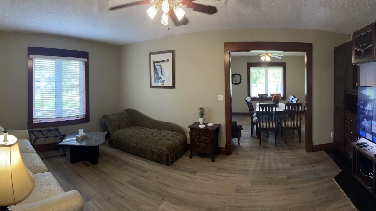 Photo of Livingroom in Niagara Falls