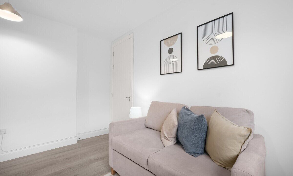 Photo of Livingroom in Borehamwood