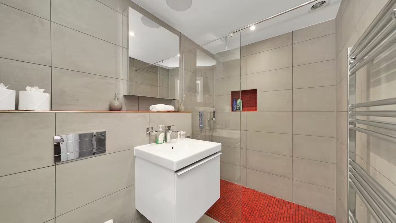 Photo of Bathroom in Cann Hall