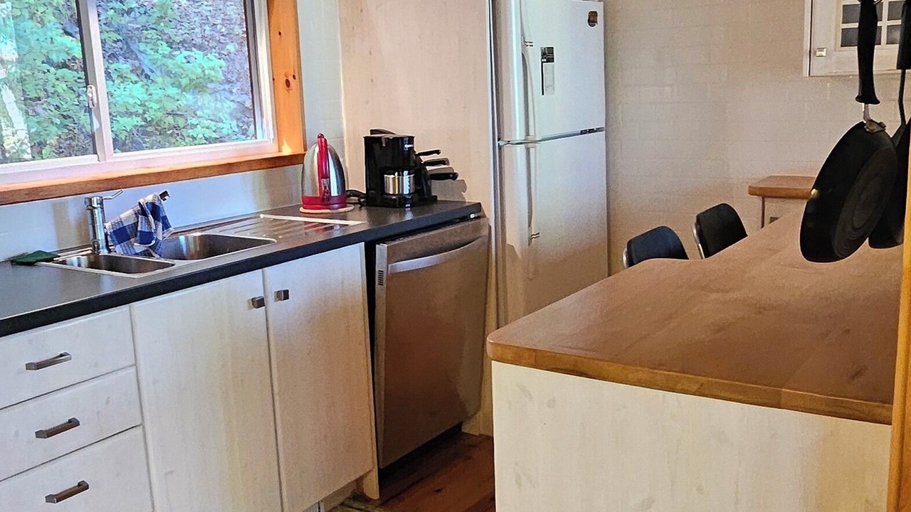 Photo of Kitchen in Algonquin Highlands