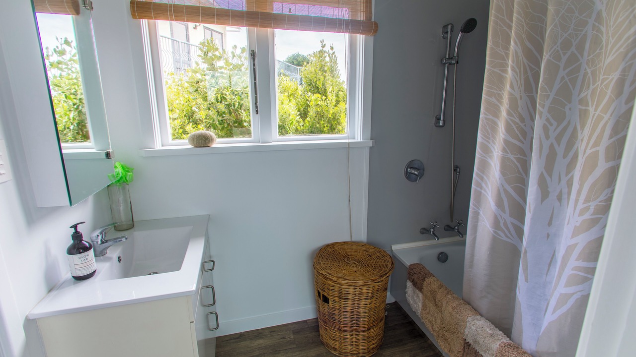 Photo of Bathroom in Colac Bay