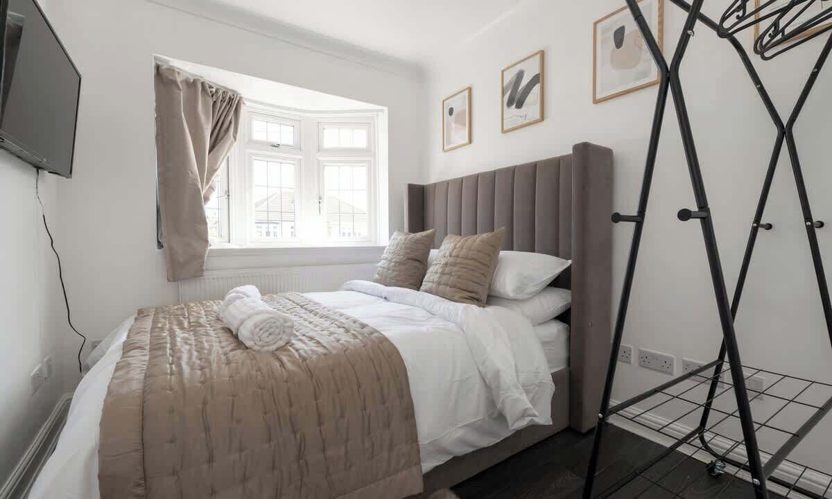 Photo of Bedroom in Pettits