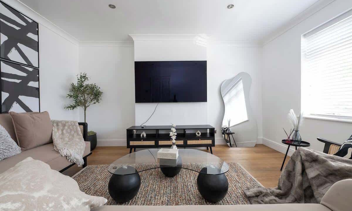 Photo of Livingroom in Pettits