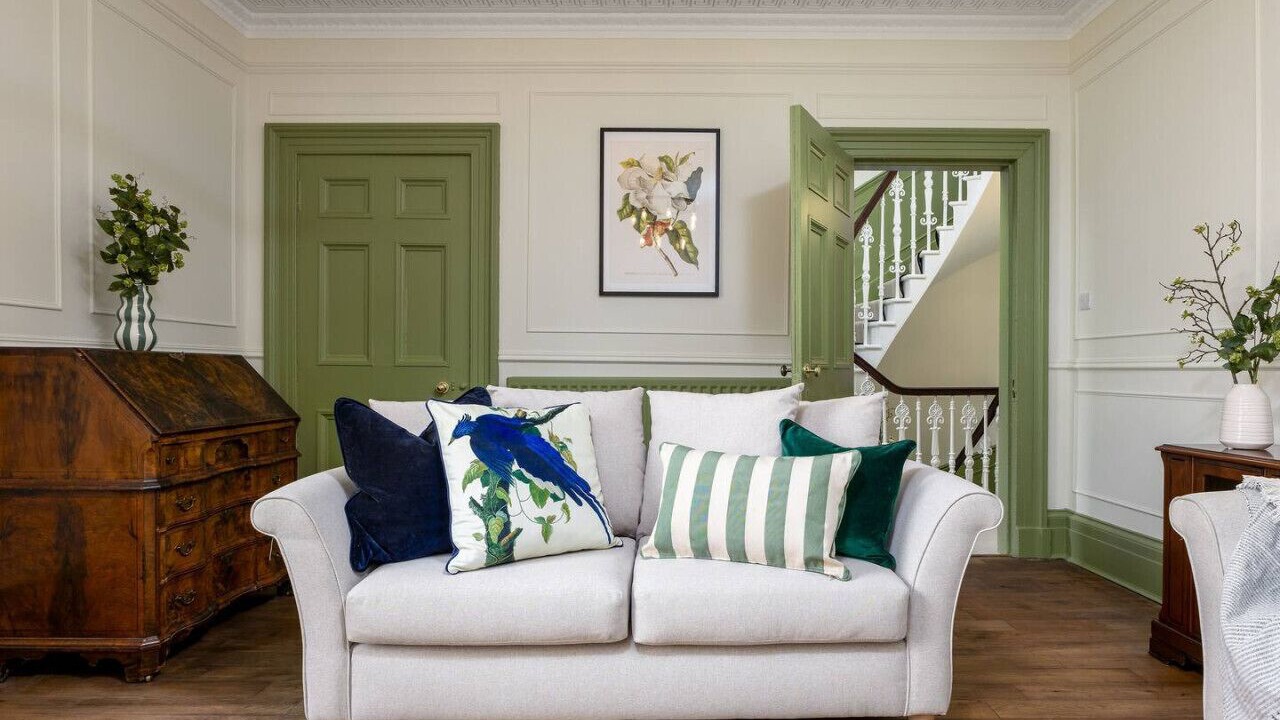Photo of Livingroom in Tillicoultry