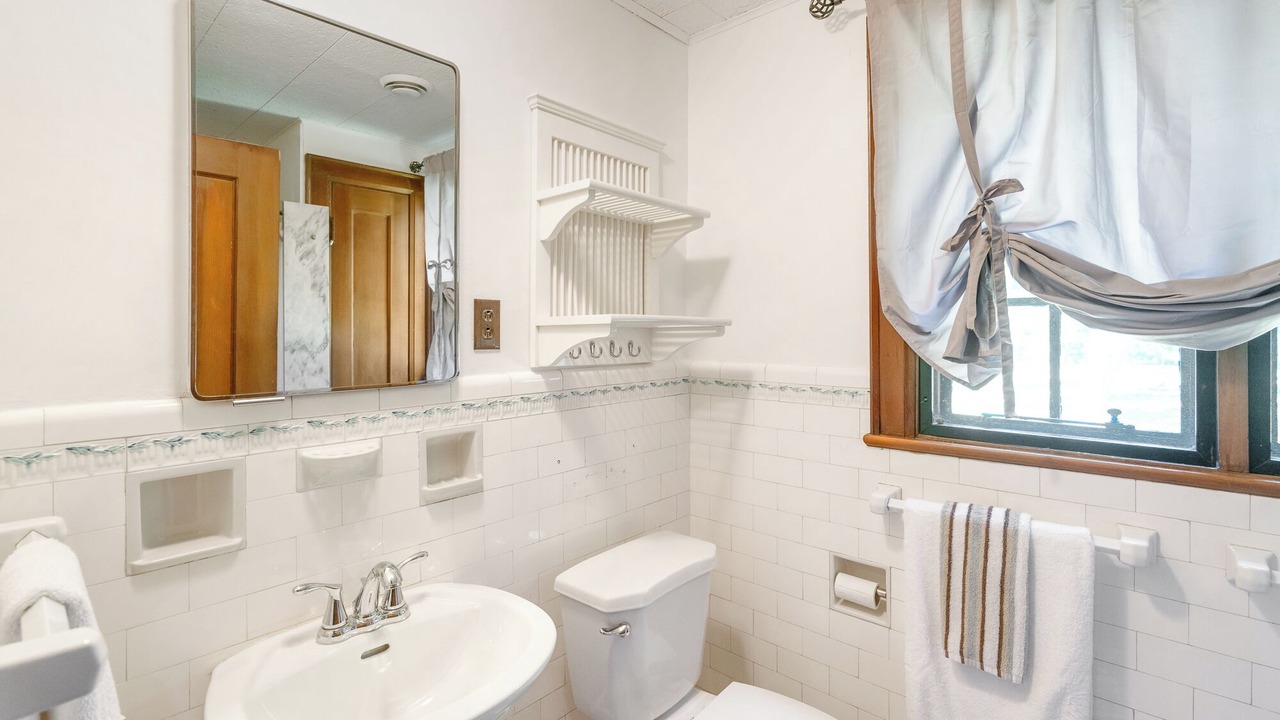 Photo of Bathroom in Fort Erie