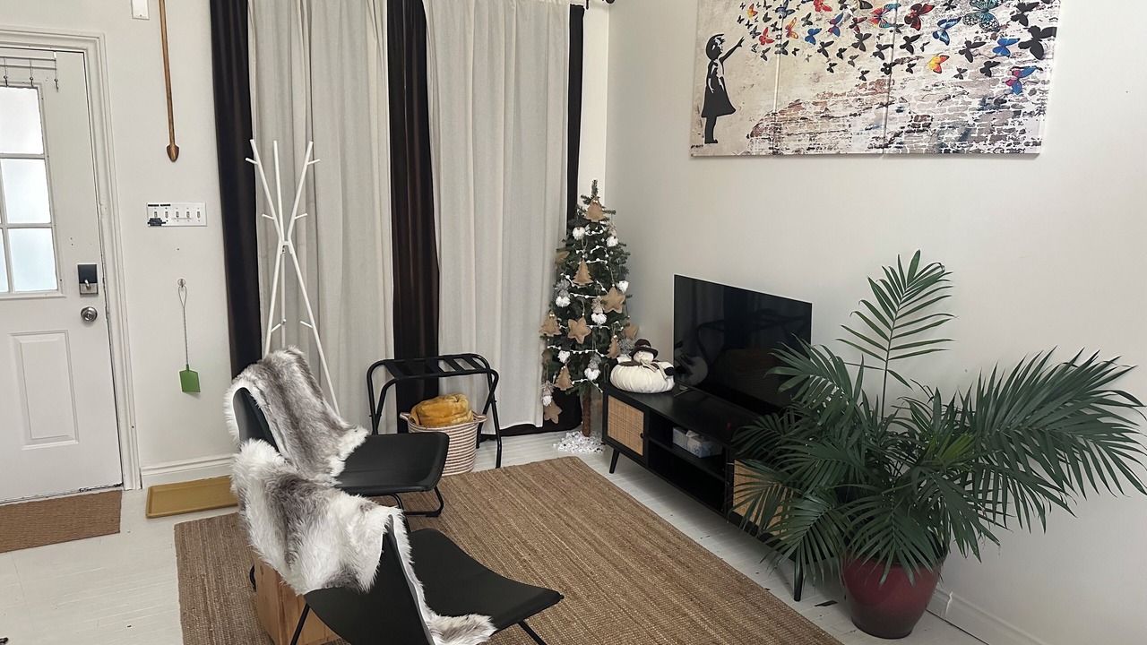 Photo of Livingroom in Elora