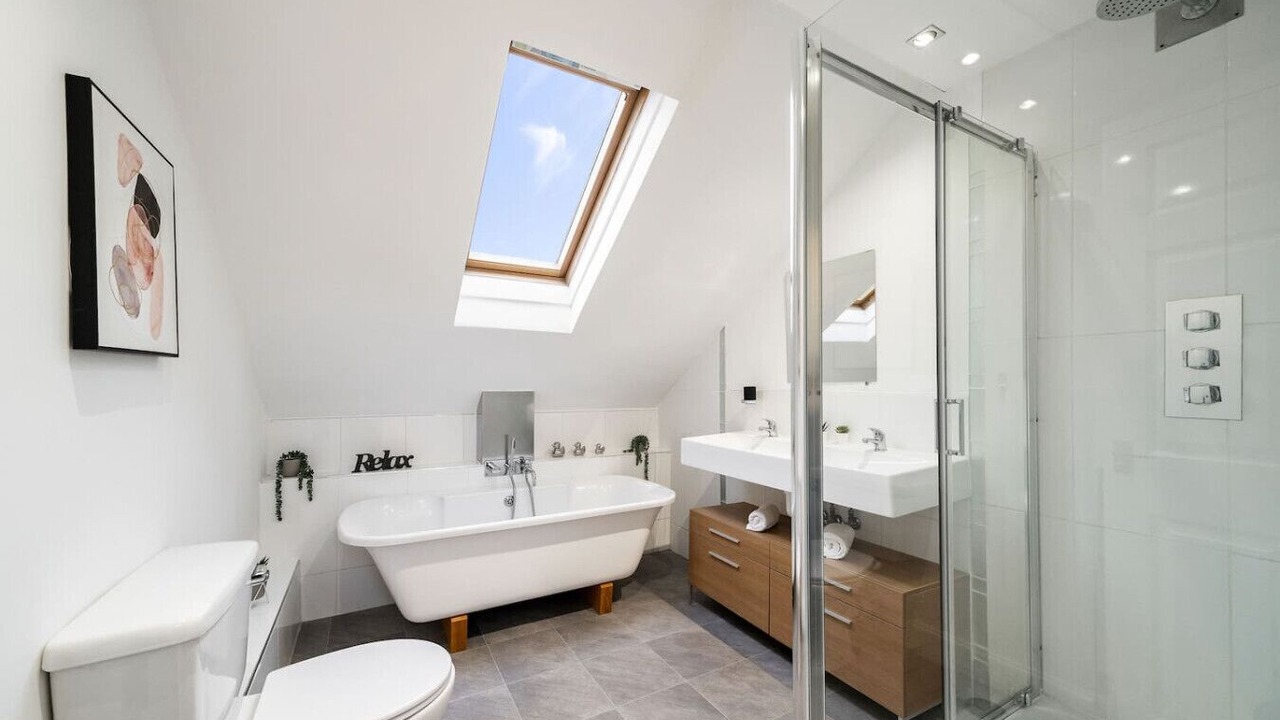 Photo of Bathroom in Paisley