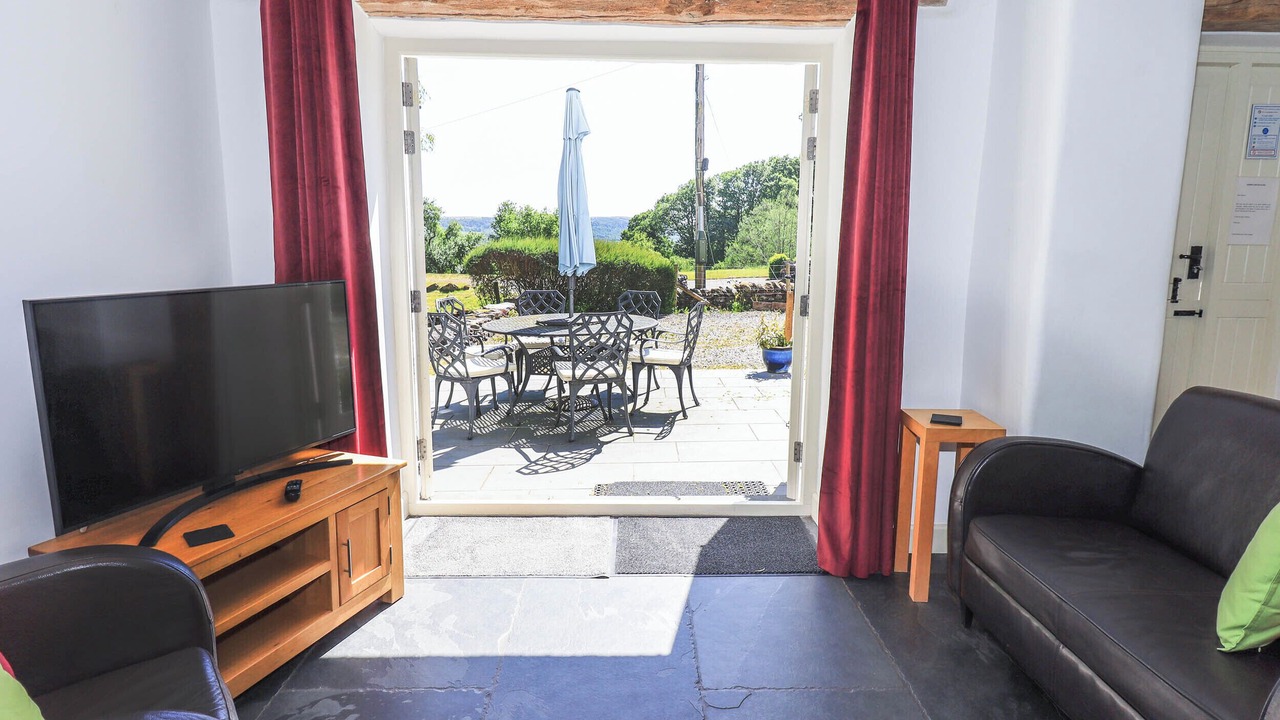 Photo of Livingroom in Low Newton