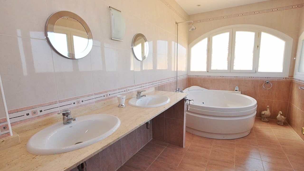 Photo of Bathroom in Palau-Saverdera