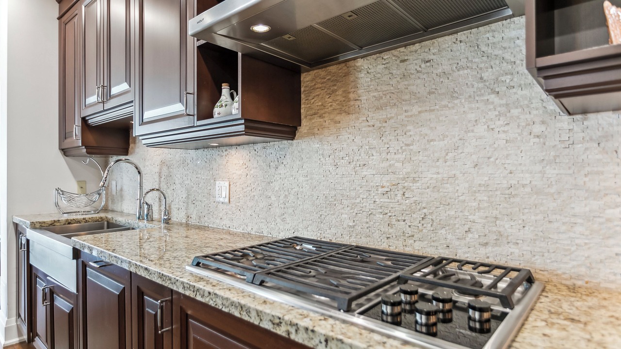 Photo of Kitchen in Bay Street Corridor