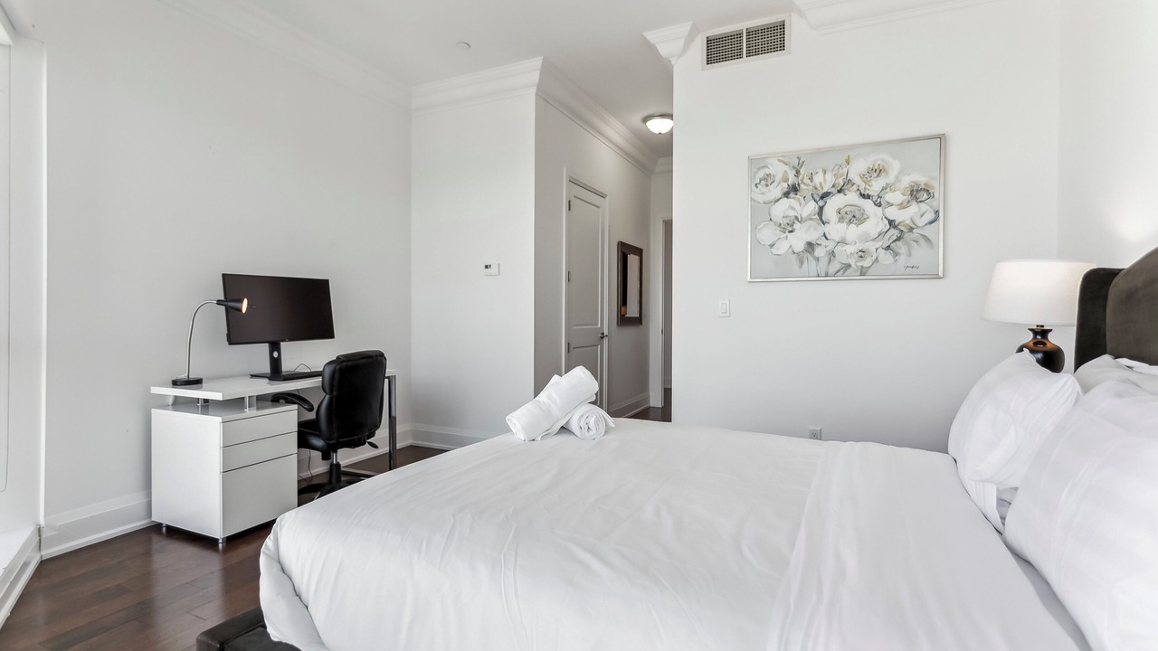 Photo of Bedroom in Bay Street Corridor