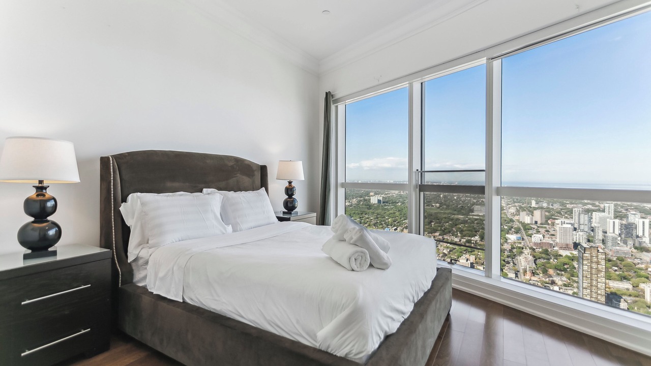 Photo of Bedroom in Bay Street Corridor
