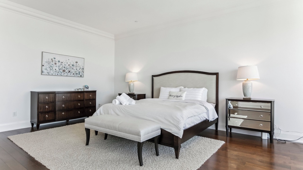 Photo of Bedroom in Bay Street Corridor