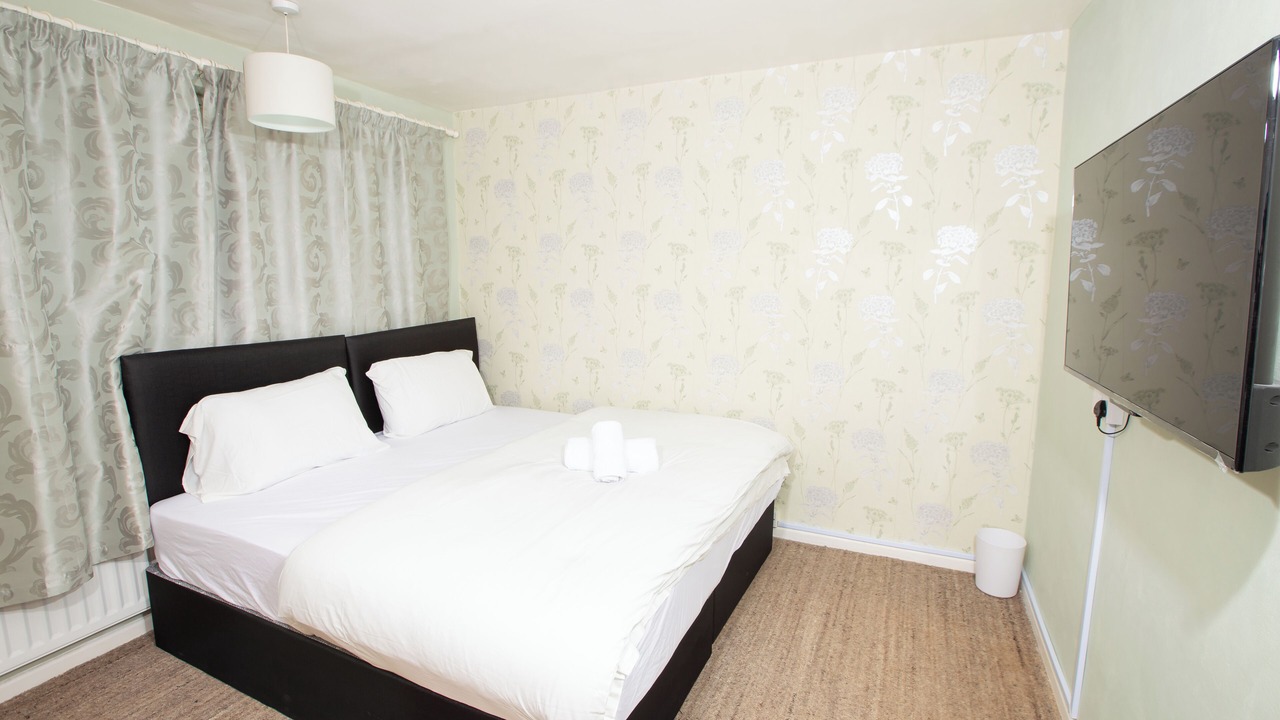 Photo of Bedroom in Tea Green