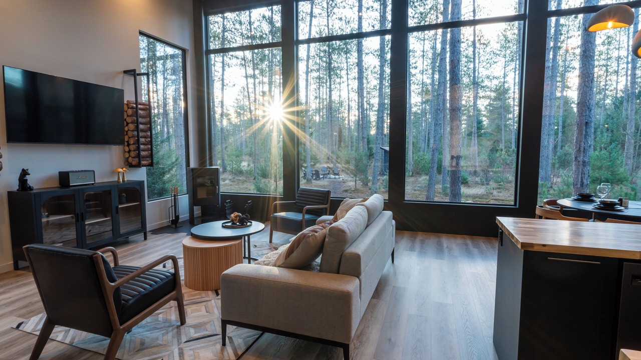 Photo of Livingroom in McMurrich/Monteith