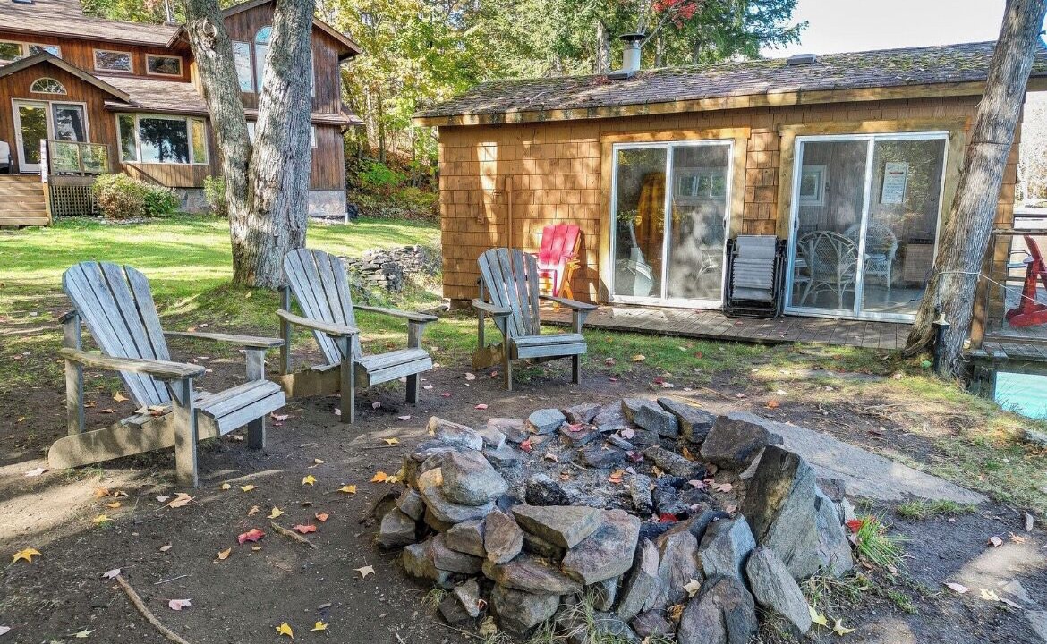 Photo of Patio Balcony in North Kawartha