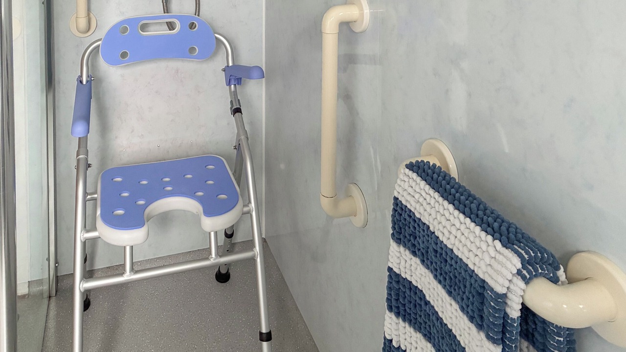 Photo of Bathroom in Girvan