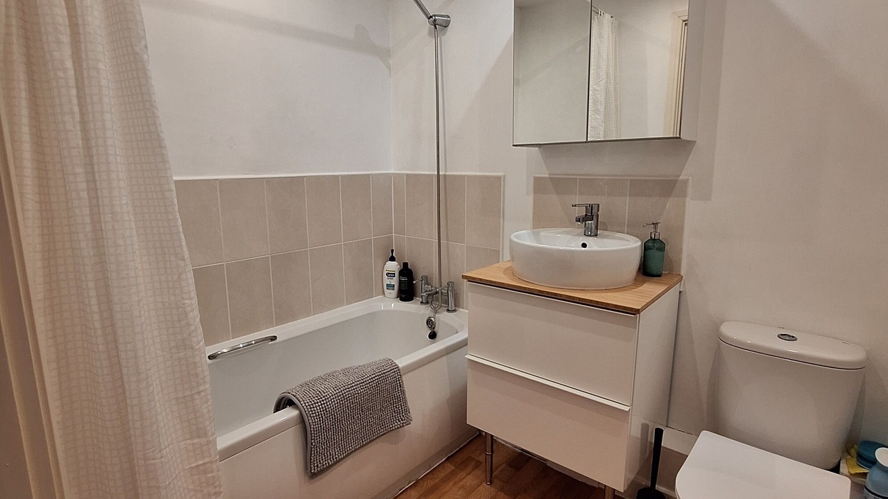 Photo of Bathroom in Gascoigne