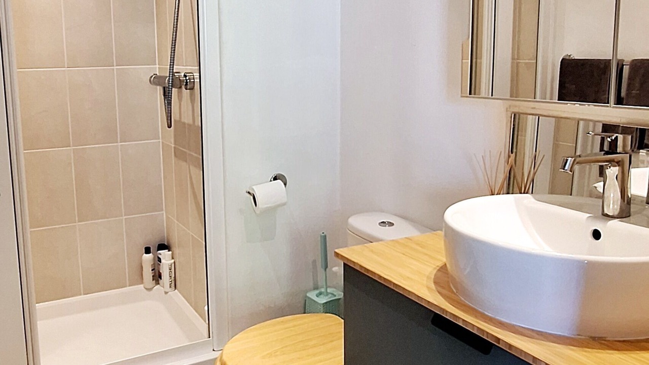 Photo of Bathroom in Gascoigne
