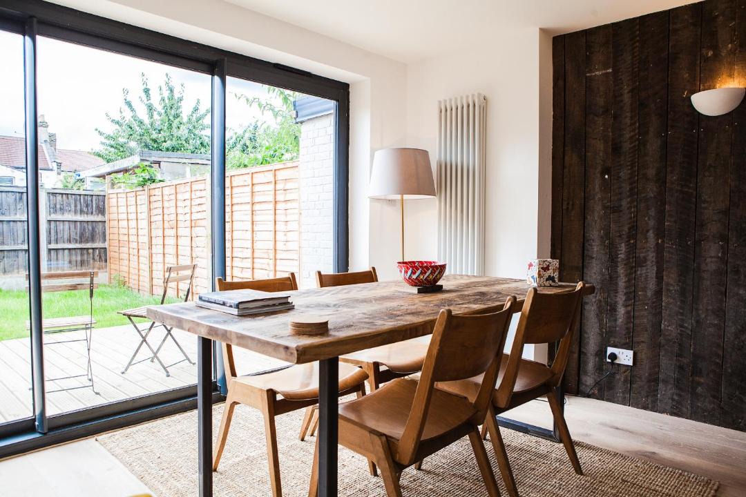 Photo of Livingroom in Newham
