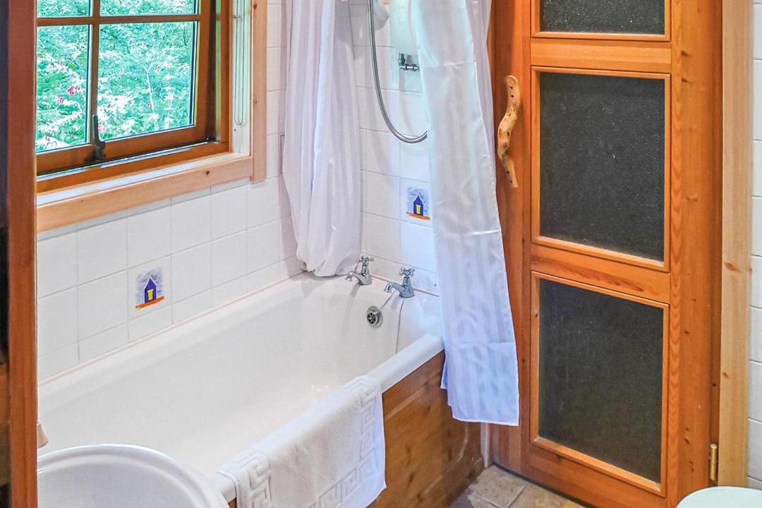 Photo of Bathroom in Craobh Haven