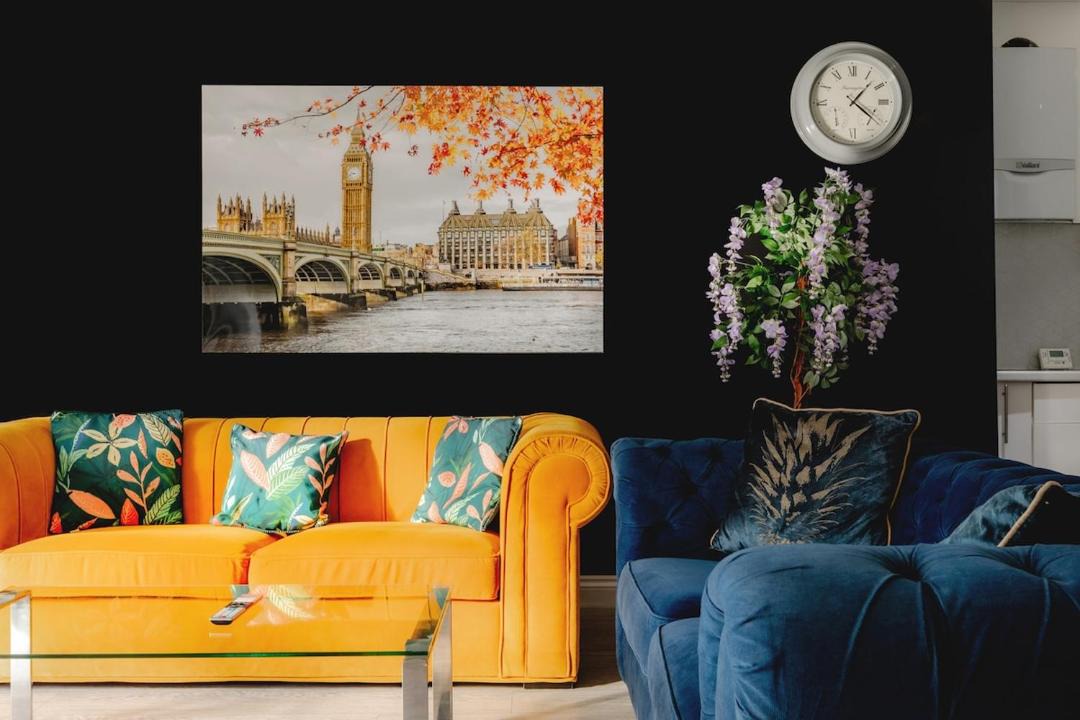 Photo of Livingroom in Borehamwood
