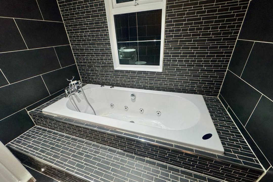 Photo of Bathroom in Bumble's Green