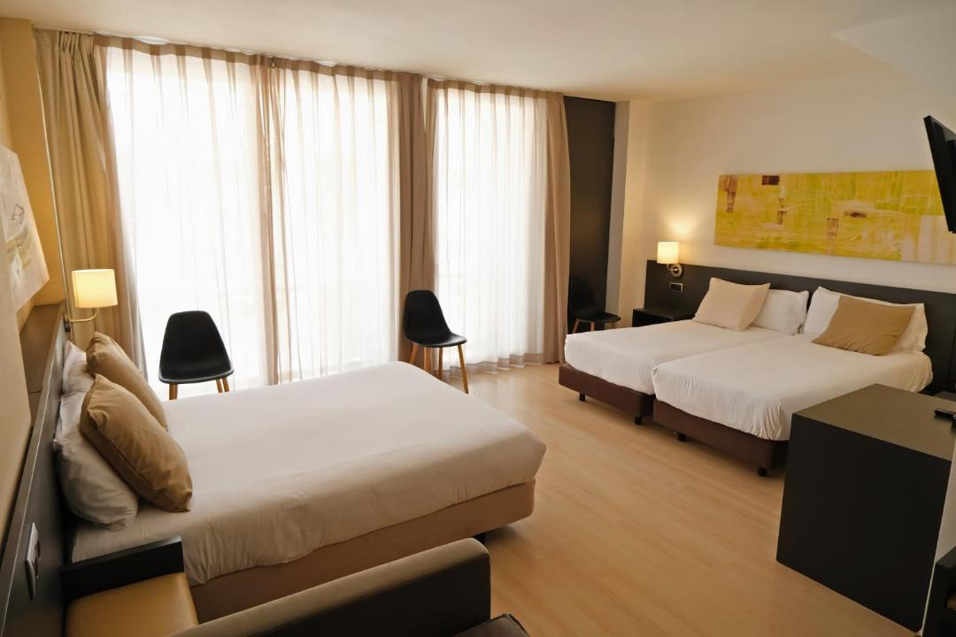 Photo of Bedroom in Roses Town Center