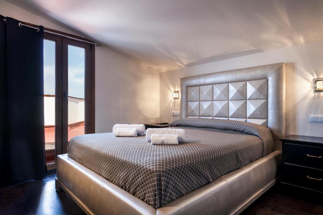 Photo of Bedroom in Roses Town Center
