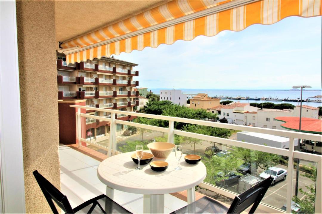 Photo of Patio Balcony in Roses Town Center