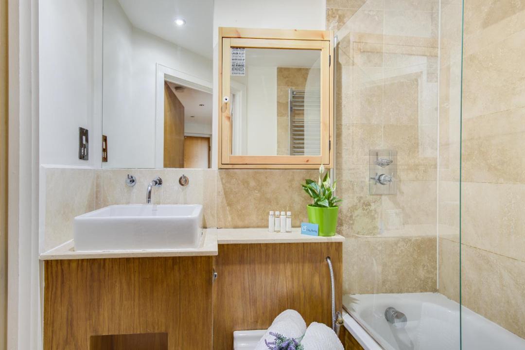 Photo of Bathroom in Queen's Park