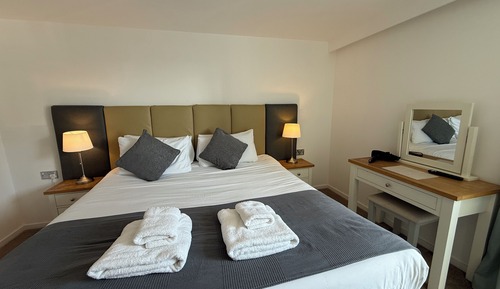 Apartment, 2 Bedrooms, Balcony, City View